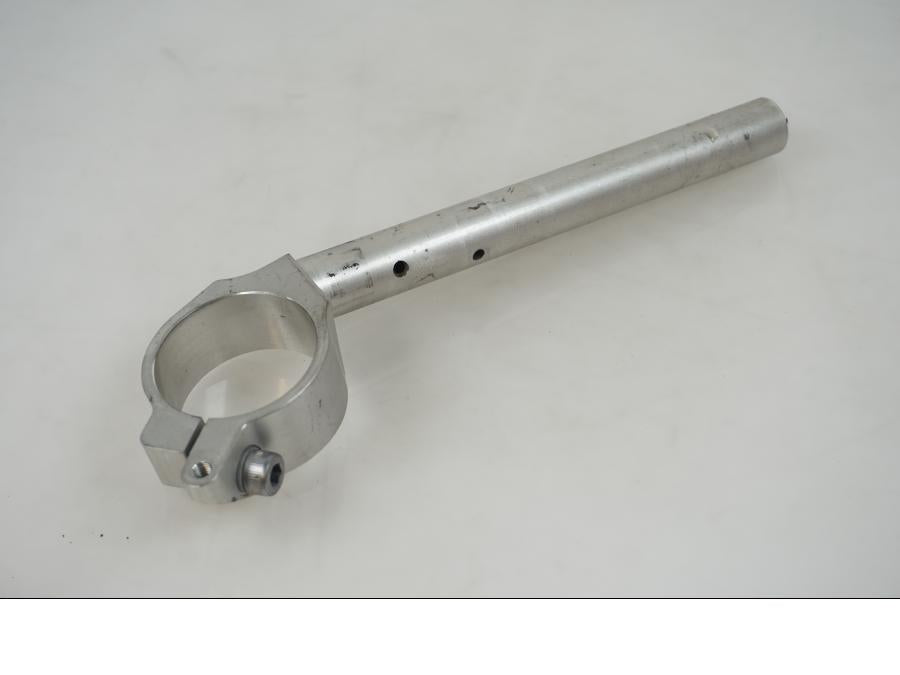 Framsidan på Styre från en Yamaha YZF R6 -2011 motorcykel.