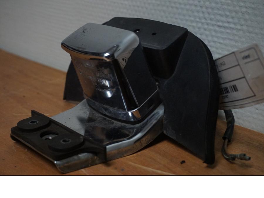 Höger sida på Skyltbelysning från en Suzuki VS 1400 -1998 motorcykel.