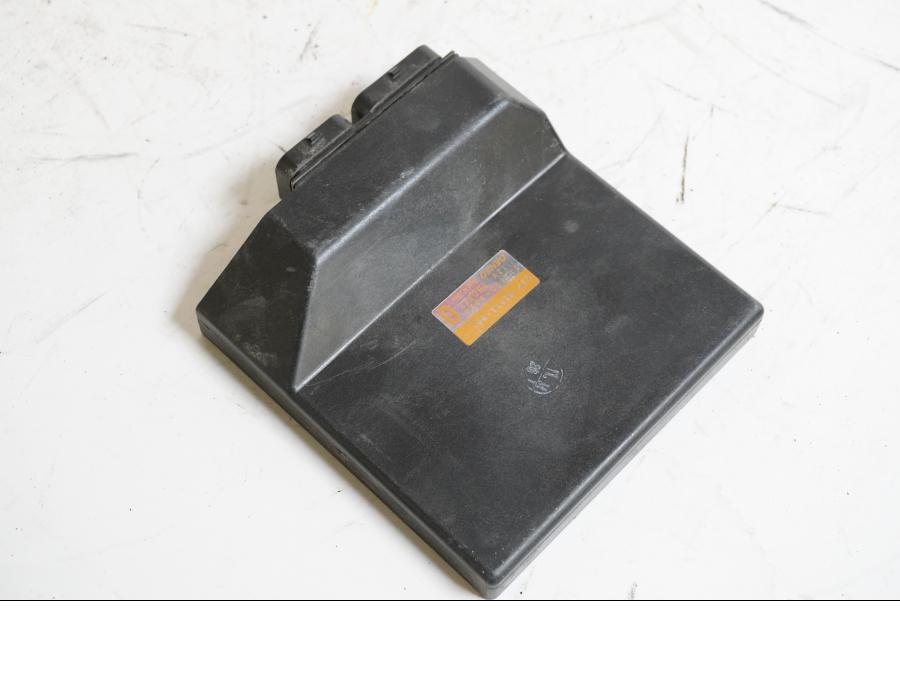 Framsidan på CDI / ECU från en Yamaha XT 1200 Z -2011 motorcykel.