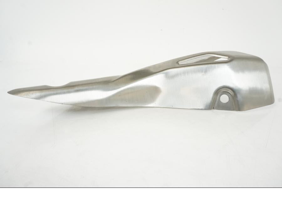 Höger sida på Värmeskydd från en Kawasaki Z 900 -2017 motorcykel.