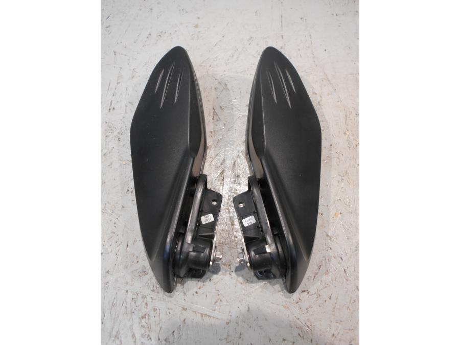 Framsidan på Vindavvisare från en BMW K 1600 -2015 motorcykel.