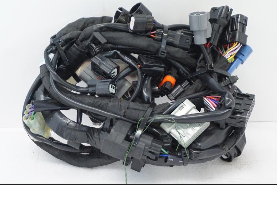 Framsidan på Kabelstam från en KTM 1290 Super Adventure R -2021 motorcykel.