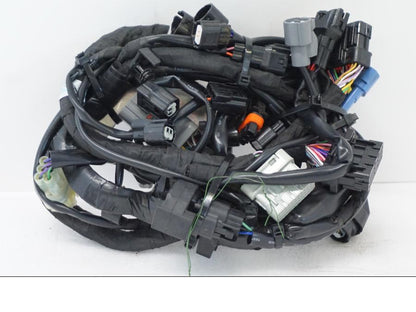 Framsidan på Kabelstam från en KTM 1290 Super Adventure R -2021 motorcykel.