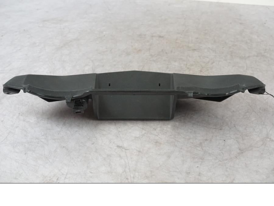 Höger sida på Instrumentpanelkåpa från en BMW K 1600 GTL -2015 motorcykel.