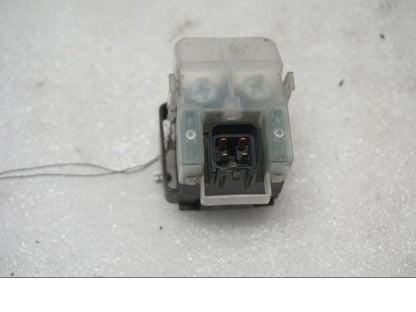 Framsidan på Startrelä från en Suzuki VL 800 -2004 motorcykel.