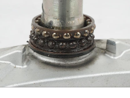 Höger sida på Gaffelkrona från en MV Agusta Dragster -2014 motorcykel.