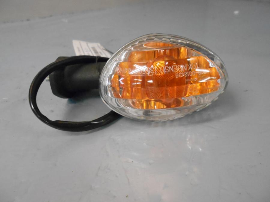 Framsidan på Blinkers från en Suzuki GSF 650 -2011 motorcykel.