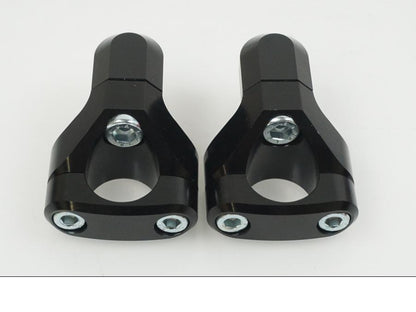 Snett uppifrån på Styrfäste från en Universal Universal -2024 moped.