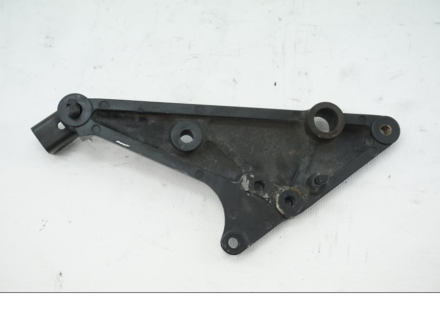 Baksidan på Fotpinnefäste från en Kawasaki Z 750 80-tal -1984 motorcykel.