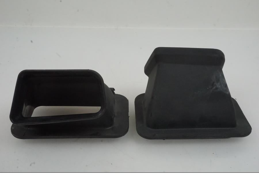 Framsidan på Luftintag från en KTM 1290 Super Duke -2019 motorcykel.