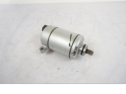 Framsidan på Startmotor från en Honda VFR 1200 -2010 motorcykel.