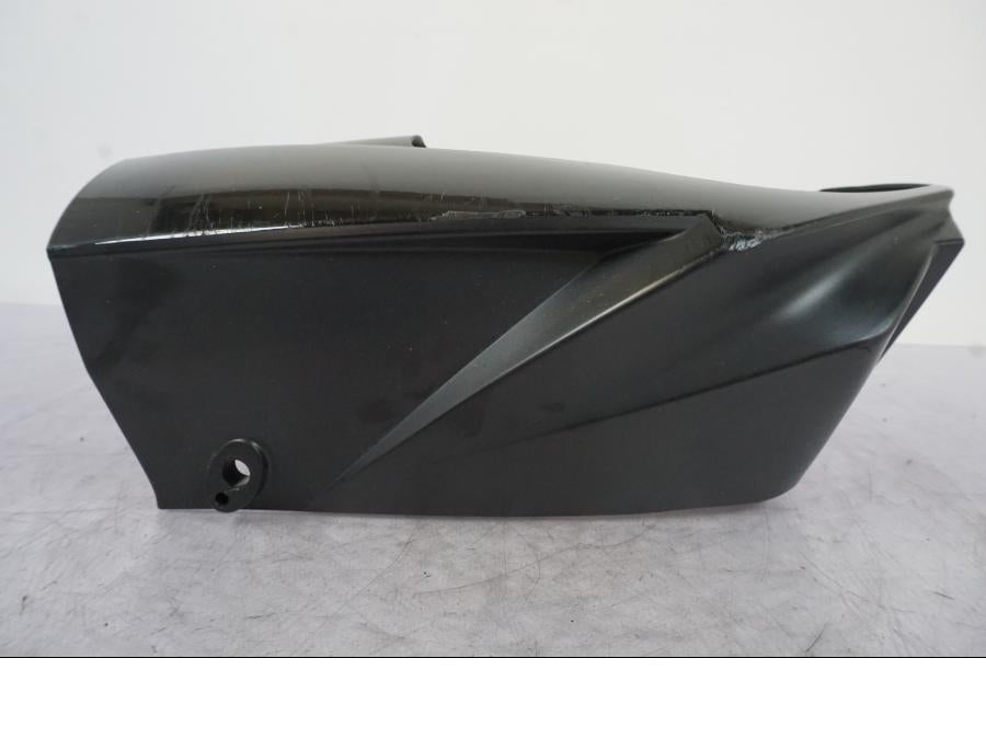 Snett uppifrån på Strålkastarkåpa från en KTM 990 Super Duke -2006 motorcykel.