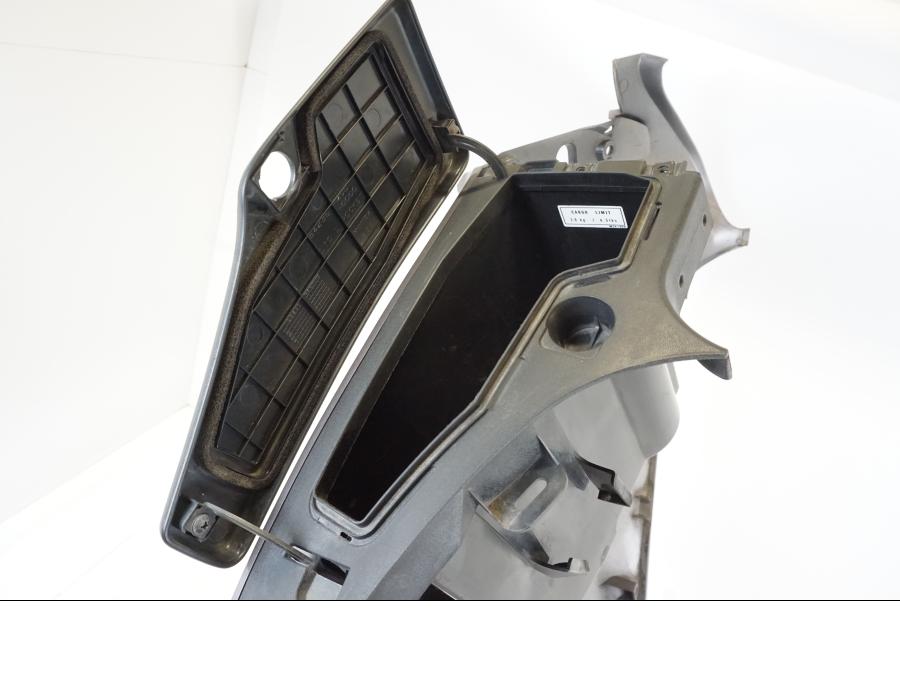 Extrabild4 på Sidkåpa från en Honda ST 1300 -2002 motorcykel.