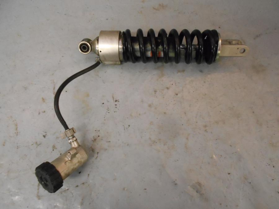 Baksidan på Stötdämpare från en Suzuki DL 650 -2013 motorcykel.