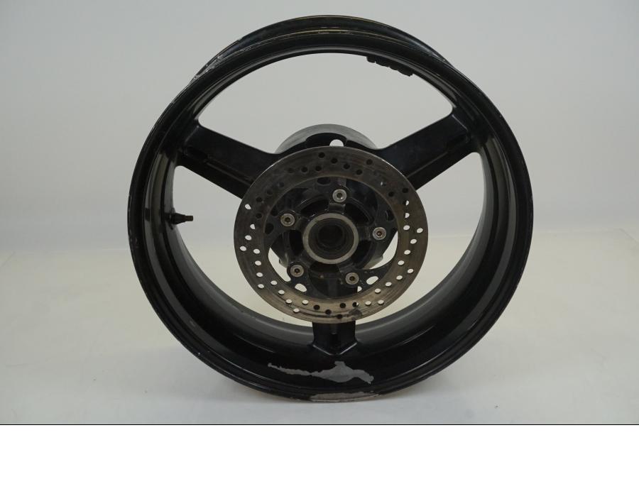 Framsidan på Fälg från en Suzuki SV 650 -2005 motorcykel.