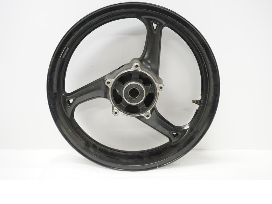 Baksidan på Fälg från en Suzuki GSX 1300 BK -2008 motorcykel.