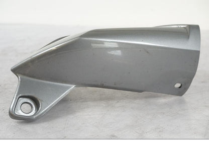 Baksidan på Toppkåpa från en Triumph Tiger Explorer -2013 motorcykel.