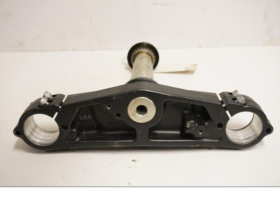 Baksidan på Gaffelkrona från en Yamaha XV 1900 -2007 motorcykel.