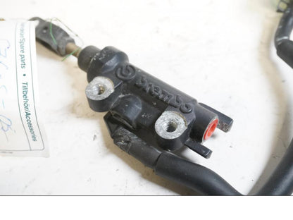 Baksidan på Bromshuvudcylinder från en Yamaha FZ-6 -2005 motorcykel.