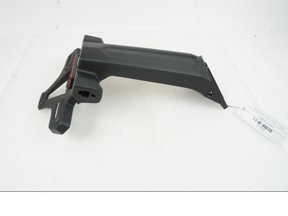 Vänster sida på Skylthållare från en Yamaha YZF-R 125 -2017 motorcykel.