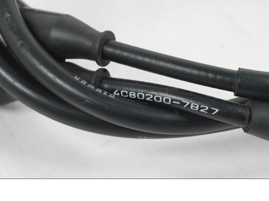 Snett uppifrån på Gasvajer från en Yamaha YZF 1000 R1 -2007 motorcykel.