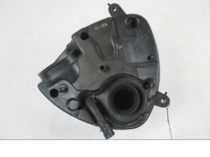 Extrabild2 på Luftburk från en Suzuki VZR 1800 -2009 motorcykel.