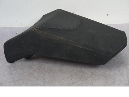 Höger sida på Sadel från en KTM 1290 Super Adventure S -2022 motorcykel.