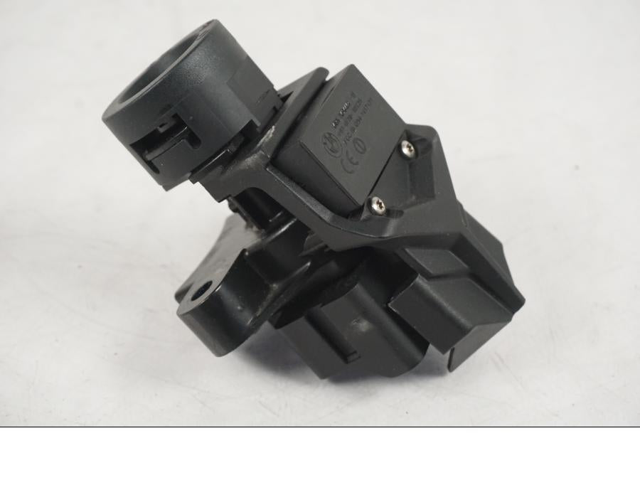 Extrabild1 på <p>Låssats från BMW F 800 S 2007.</p>

<p>Tanklock, 1st nyckel, tändningslås och låscylinder.</p> motorcykel.