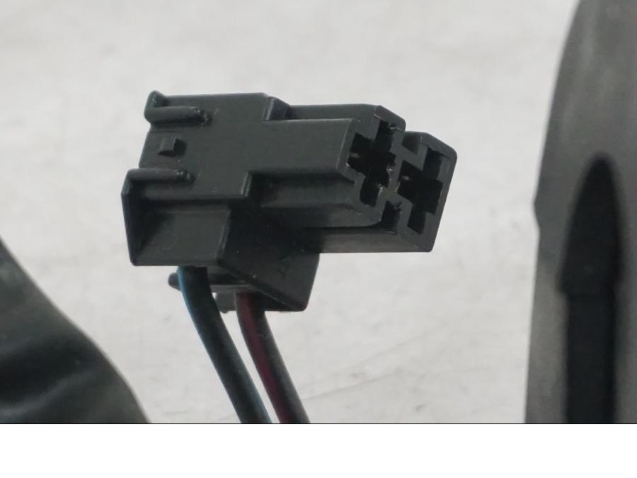 Extrabild3 på Styrelreglage från en Suzuki SV 650 -1999 motorcykel.