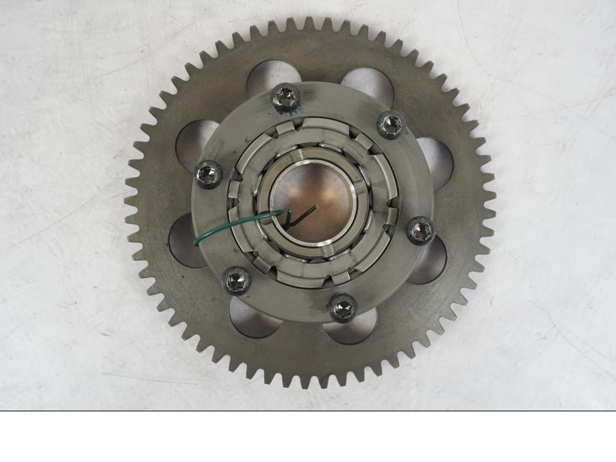 Snett uppifrån på Startkopplingsdrev från en Kawasaki Z 900 -2019 motorcykel.