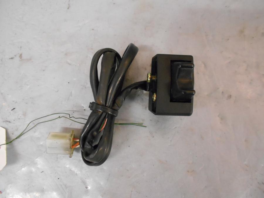 Framsidan på Tryckknappsreglage från en Suzuki GSX 1100 F -1988 motorcykel.