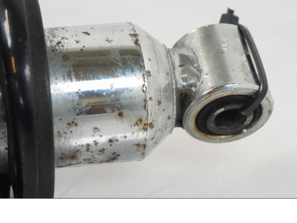 Snett uppifrån på Stötdämpare från en BMW F 650 CS -2002 motorcykel.