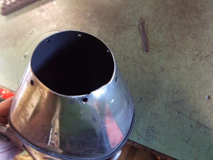 Baksidan på Ljuddämpare från en KTM 625 Duke II -2002 motorcykel.