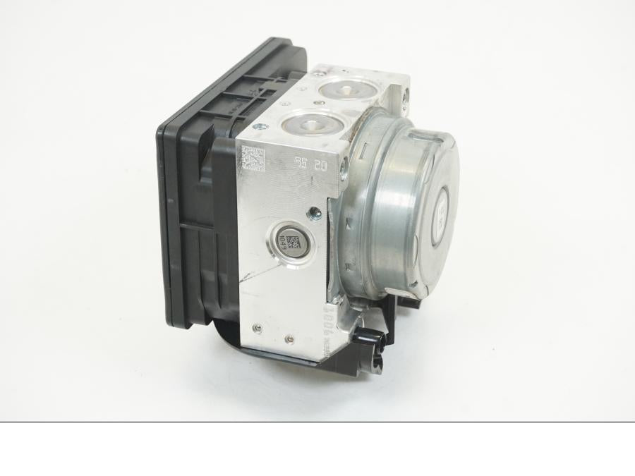 Höger sida på ABS Modulator från en Triumph Tiger 1200 -2018 motorcykel.