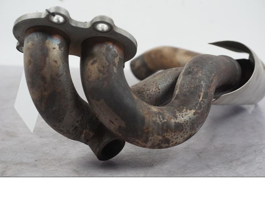 Höger sida på Grenrör från en Buell 1125 R -2008 motorcykel.