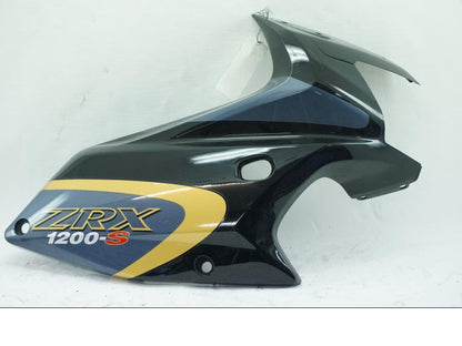 Framsidan på Sidkåpa från en Kawasaki ZRX 1200S -2002 motorcykel.