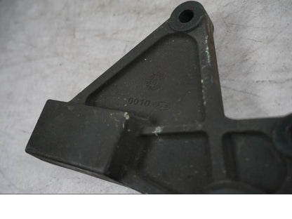 Höger sida på Bromsoksfäste från en Kawasaki ER-6N -2011 motorcykel.