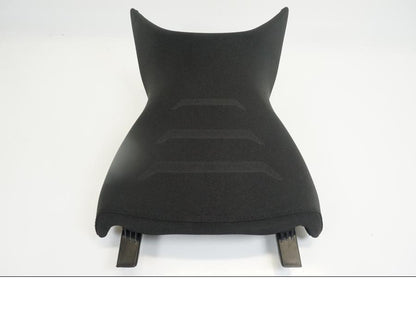 Höger sida på Sadel från en KTM 1290 Super Adventure -2021 motorcykel.