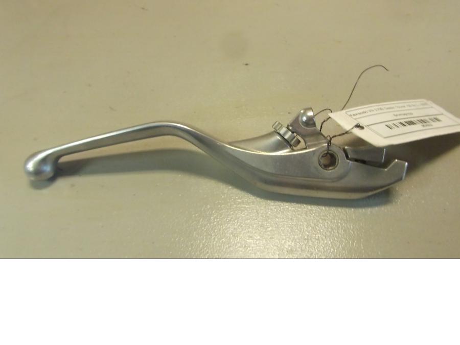 Framsidan på Bromsgrepp från en Kawasaki VN 1700 Classic Tourer -2009 motorcykel.