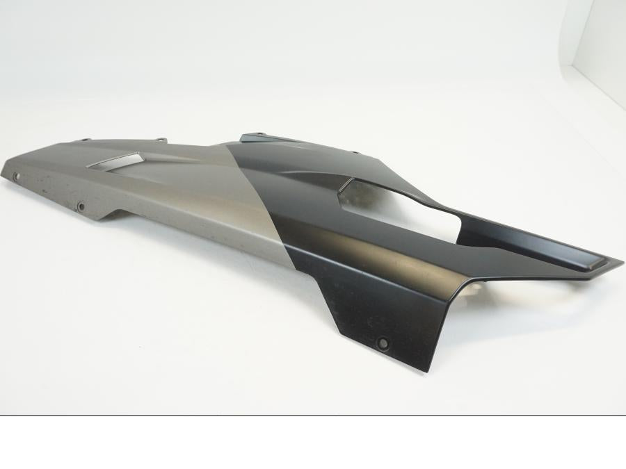 Baksidan på Magkåpa från en Ducati 848 EVO -2013 motorcykel.