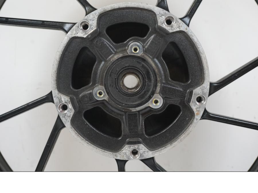 Höger sida på Fälg från en Yamaha MT-07 -2019 motorcykel.