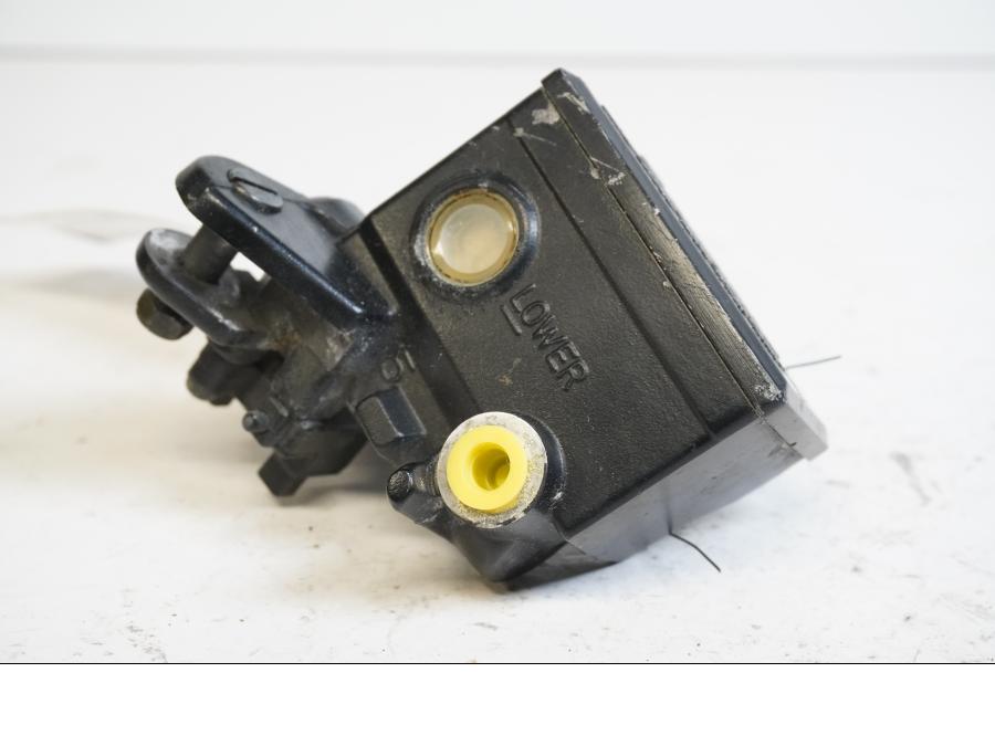 Framsidan på Bromshuvudcylinder från en Yamaha FJR 1300 -2007 motorcykel.