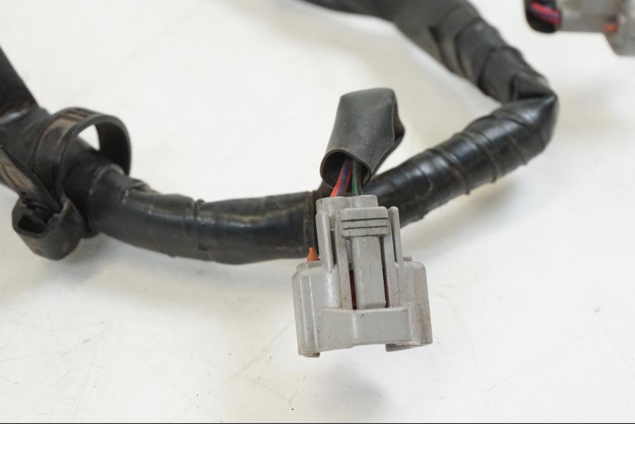 Höger sida på Insprutkablage från en Yamaha YZF 1000 R1 -2009 motorcykel.