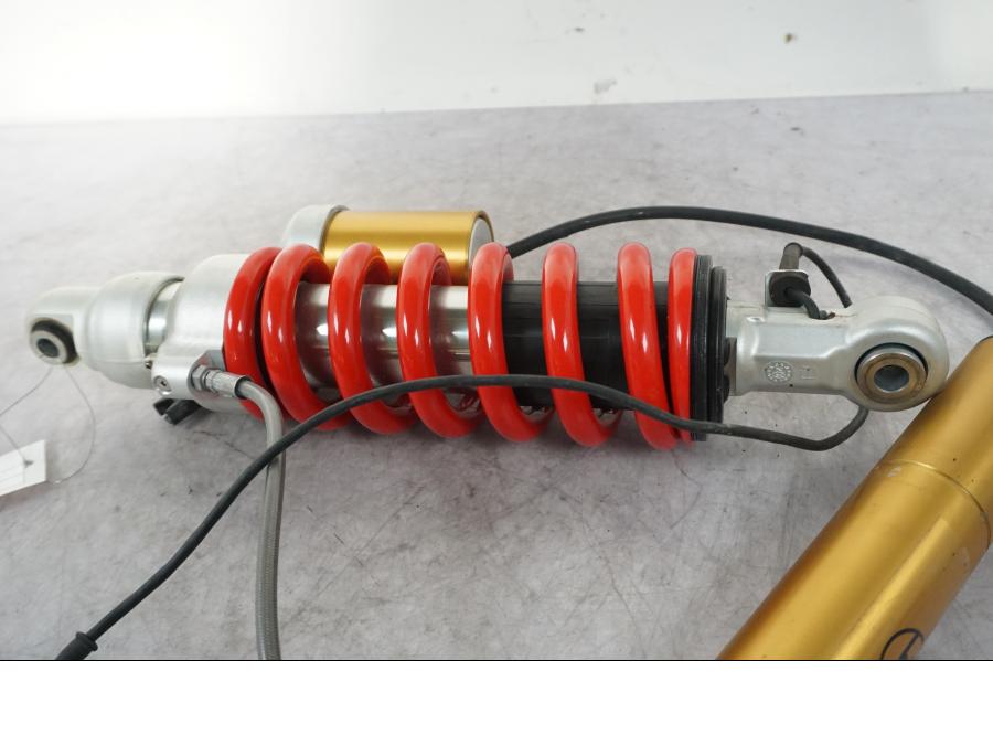 Baksidan på Stötdämpare ESA från en BMW F 850 GS -2017 motorcykel.