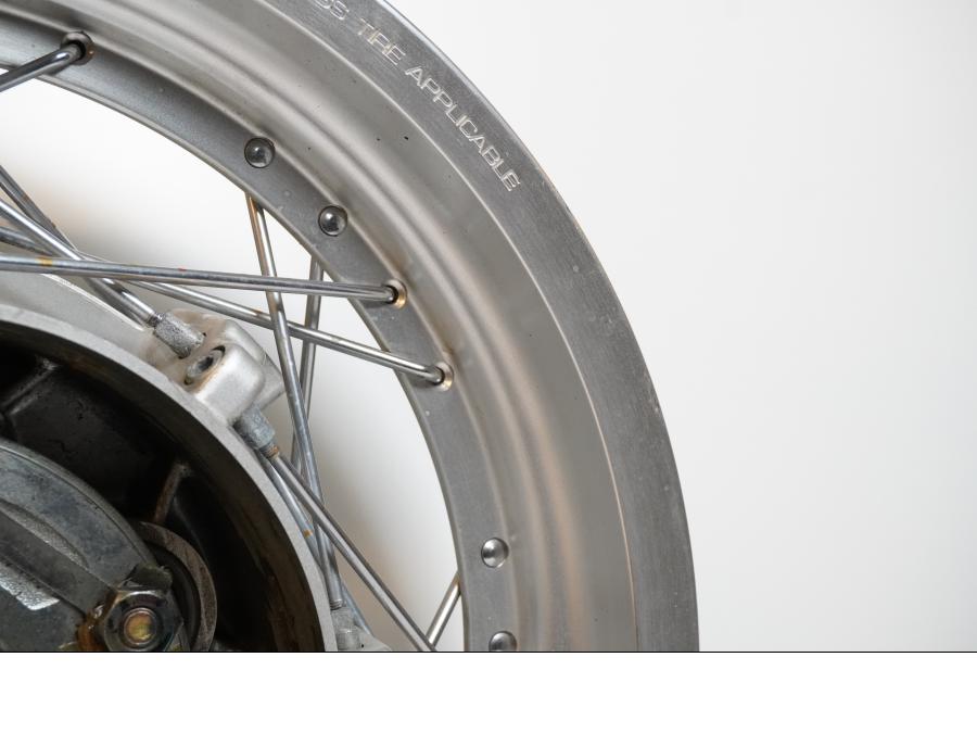 Extrabild4 på Fälg från en Yamaha XV 1100 -1995 motorcykel.