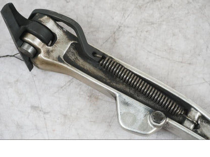 Vänster sida på Sidostöd från en Buell 1125 R -2008 motorcykel.