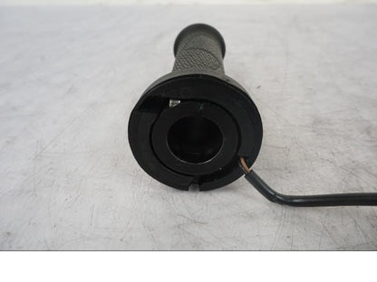 Snett nerifrån på Värmehandtag från en KTM 1290 Super Duke R -2021 motorcykel.