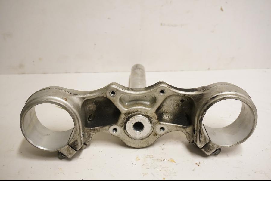 Baksidan på Gaffelkrona från en KTM 625 SMC -2004 motorcykel.