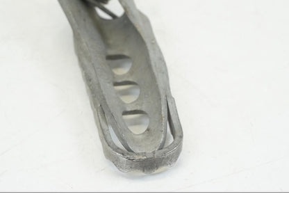 Snett nerifrån på Fotpinne från en BMW R 1250 GS -2019 motorcykel.