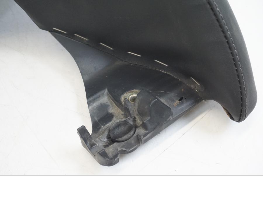 Snett uppifrån på Sadel från en BMW K 1200 LT -2004 motorcykel.